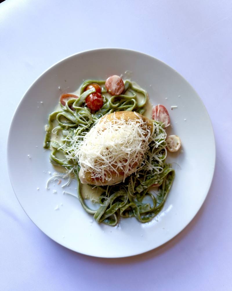 Tagiatelle szpinakowe z piersią z kurczaka
