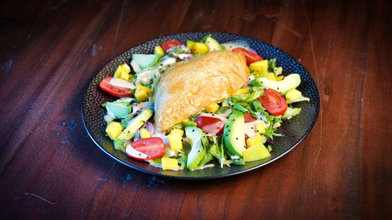 Sałatka z kurczakiem i mango